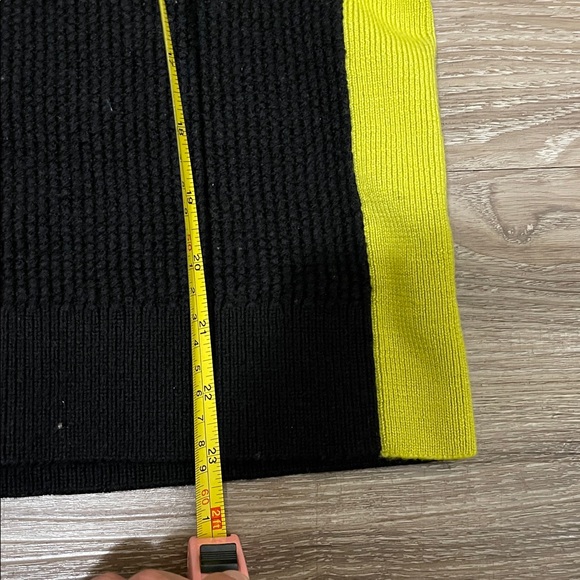 Theory Black and Yellow 100% Merino Wool Crewneck Sweater Size: L - Picture 8 of 8